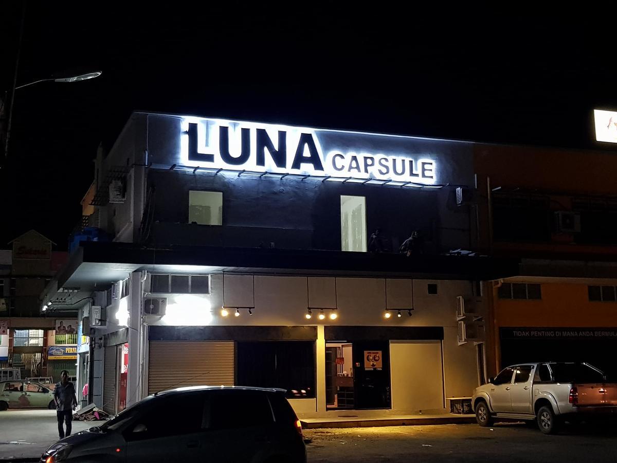 Luna Capsule เซมปอร์นา ภายนอก รูปภาพ